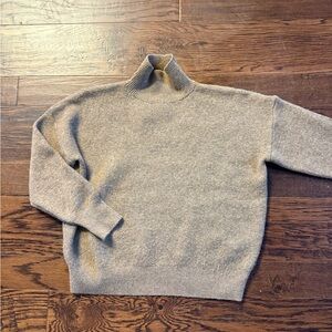 Philosophy Women's Crew Neck Sweater in brown size XS and extra soft winter